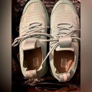 RARE 🌐 Tiffany colored 🌐 FitFlop Vitamin Trainer/Sneaker/Runner